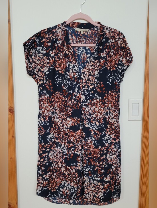 monk & lou Dresses & Skirts - Monk & Lou Navy Floral Short Sleeve Dress With Subtle High-Low Hemline